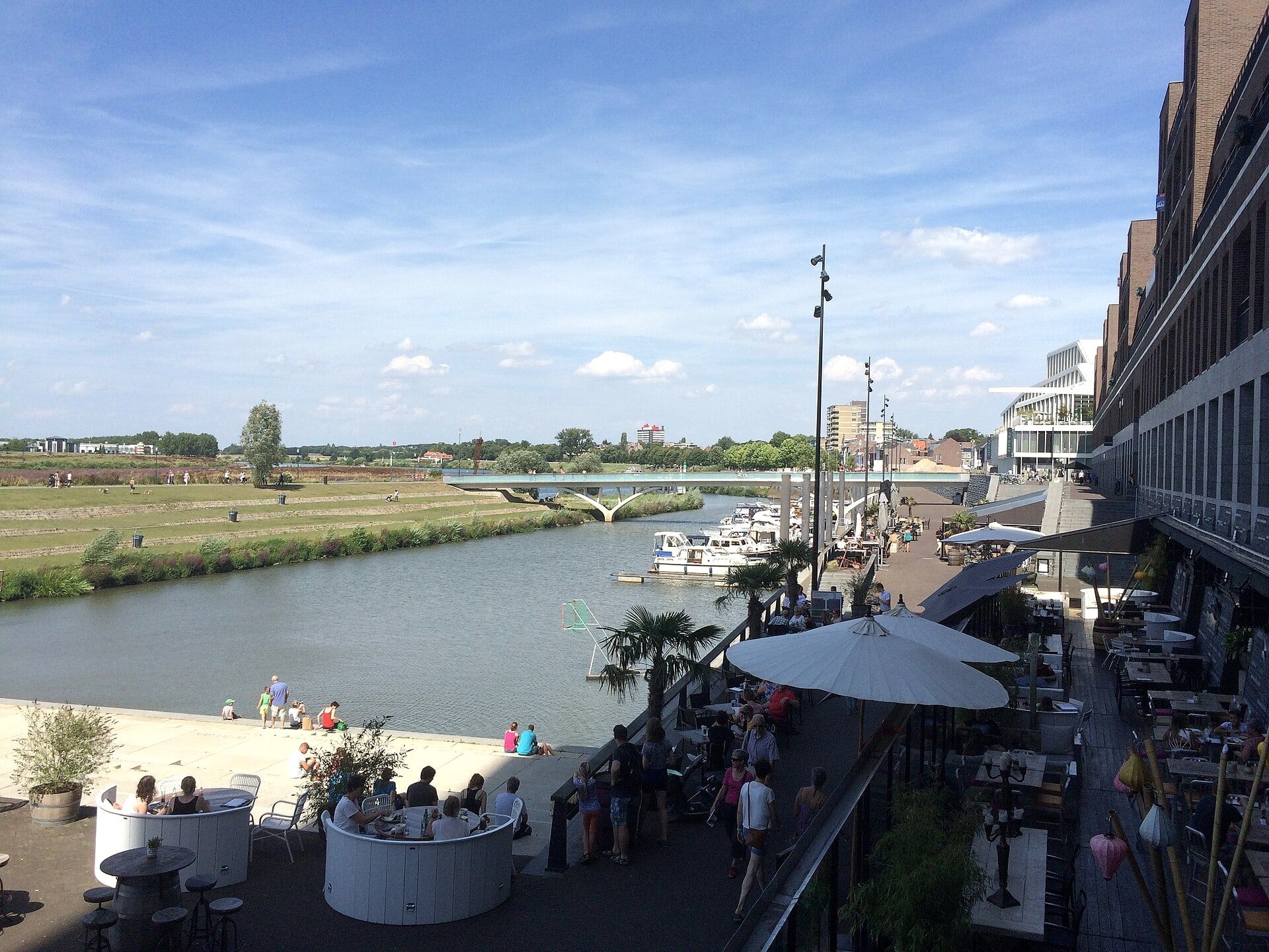 The Maas boulevard in Venlo on a summer day